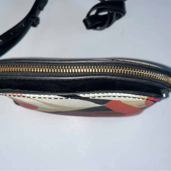 Floral Patterned Shoulder Bag - Picture 8 of 10